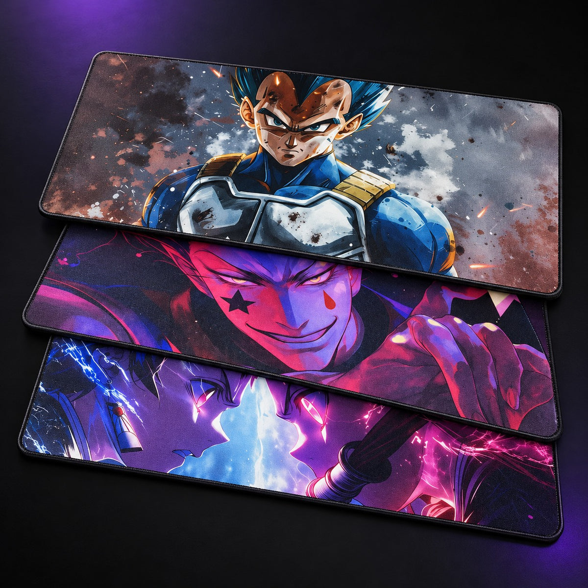 Mousepads de anime 70x30 cm apilados: Dragon Ball Vegeta, Hunter x Hunter Hisoka y más
